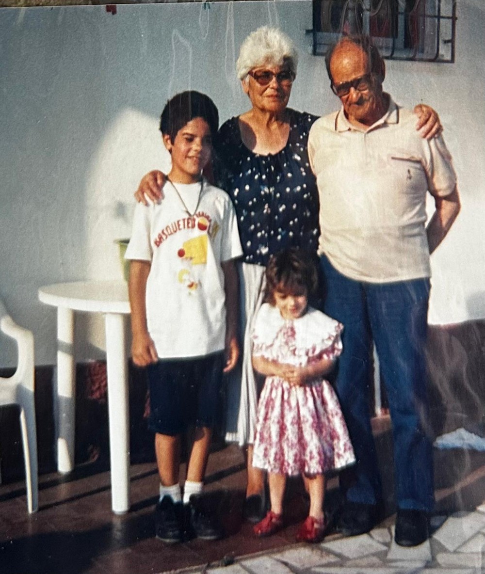 Beatriz younger